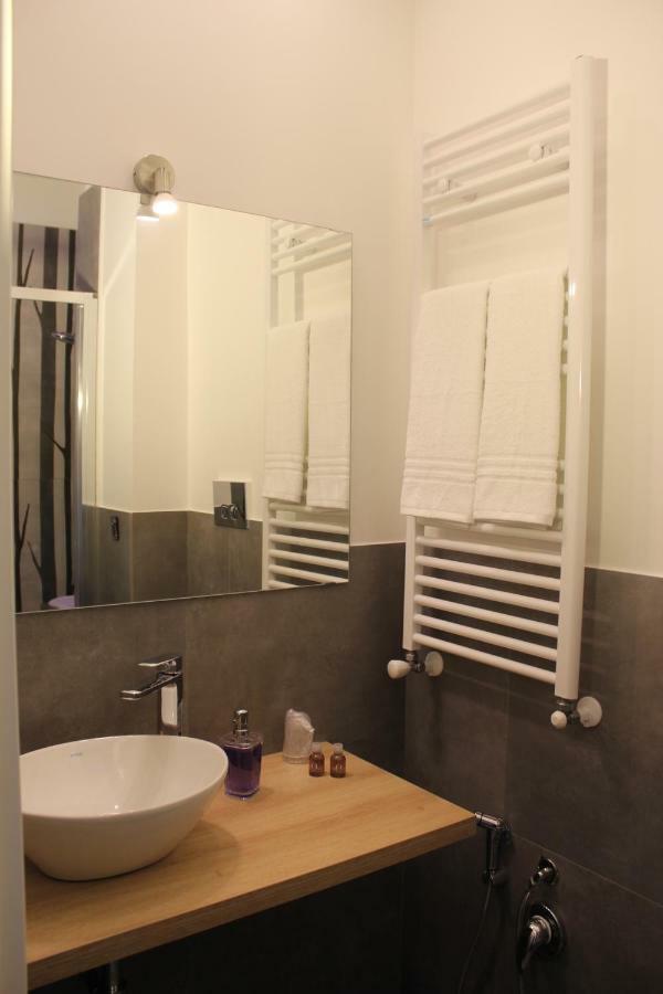 La Finestra Sul Porto Bed & Breakfast Palermo Exterior photo